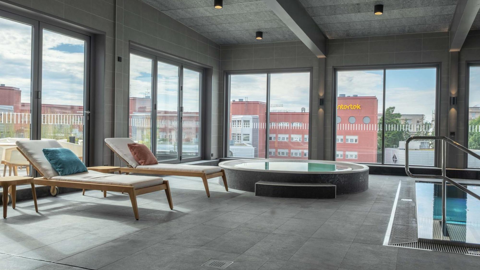 Voco Stockholm - Kista By Ihg Hotel Exterior foto